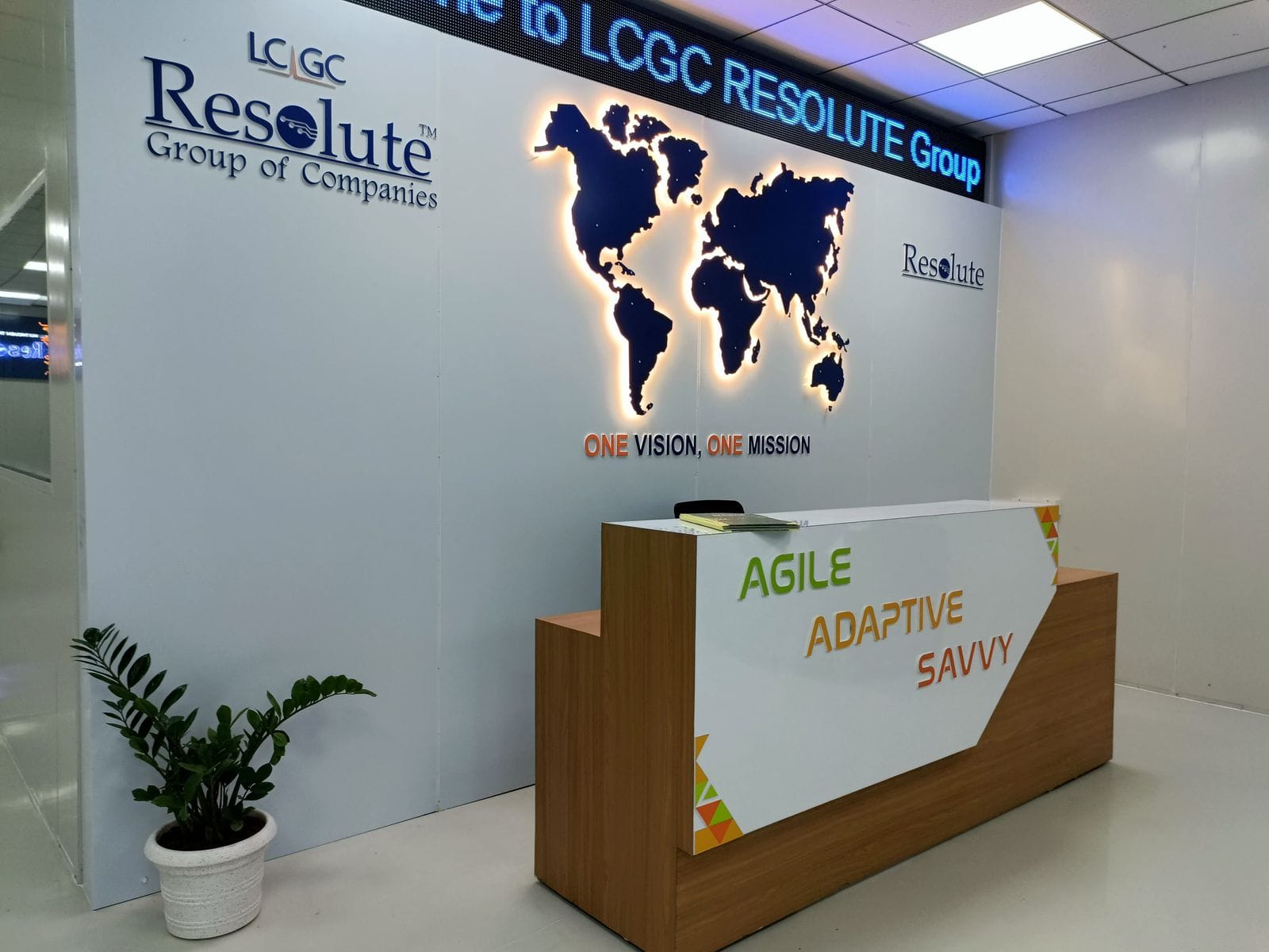 Office-interior-designers-of-Resolute-electronics-systems